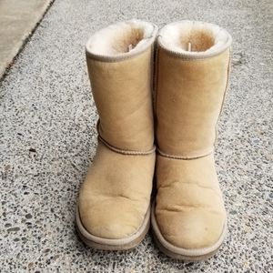 Minnetonka short boots